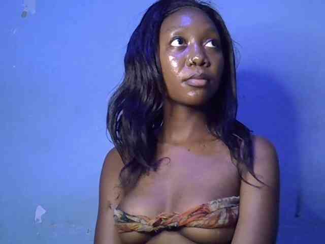 SpicyMackenzie1 Live Webcam on BongaCams