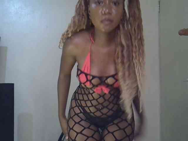 SpicyMackenzie1 webcam