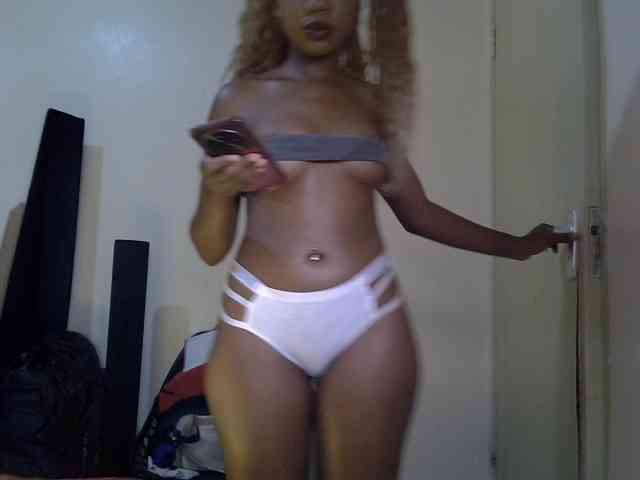 SpicyMackenzie1 webcam