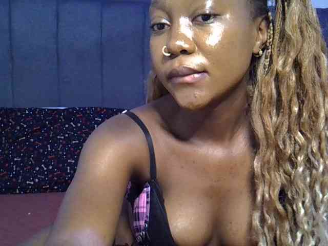 SpicyMackenzie1 webcam