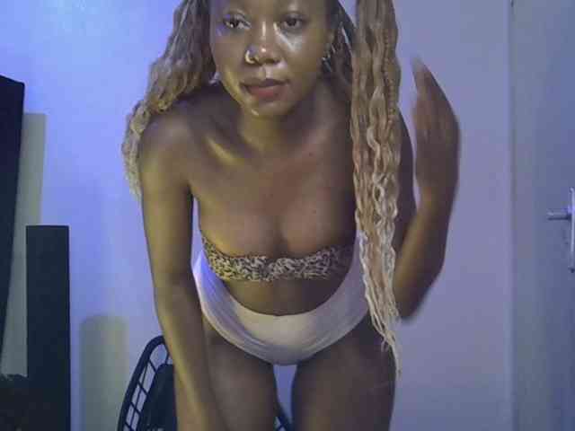 SpicyMackenzie1 webcam