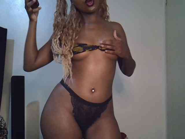 SpicyMackenzie1 webcam