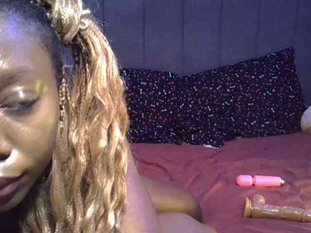 SpicyMackenzie1 webcam