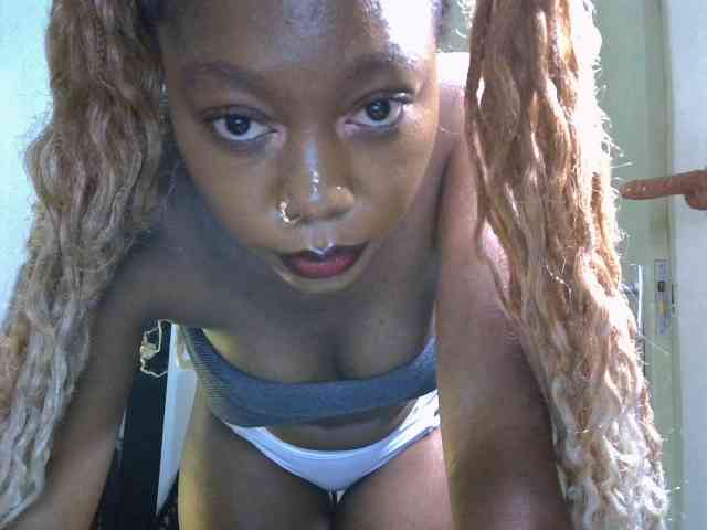 SpicyMackenzie1 webcam