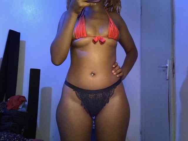 SpicyMackenzie1 webcam