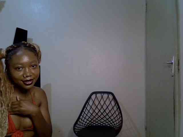 SpicyMackenzie1 webcam