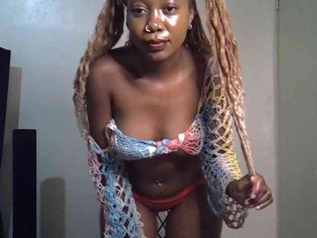 SpicyMackenzie1 webcam