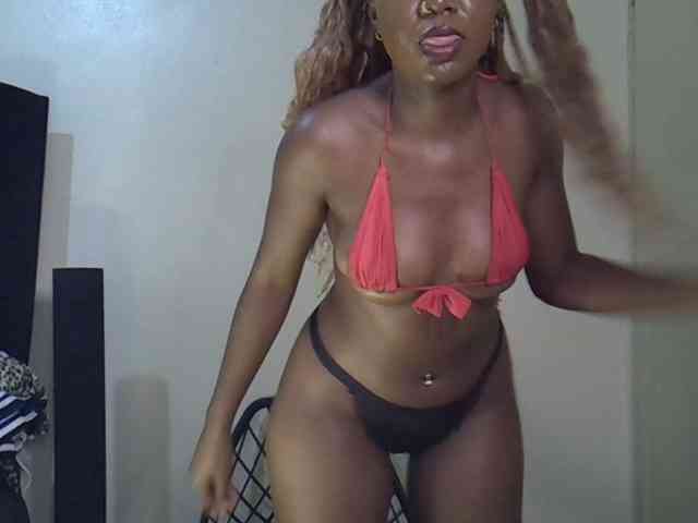 SpicyMackenzie1 webcam