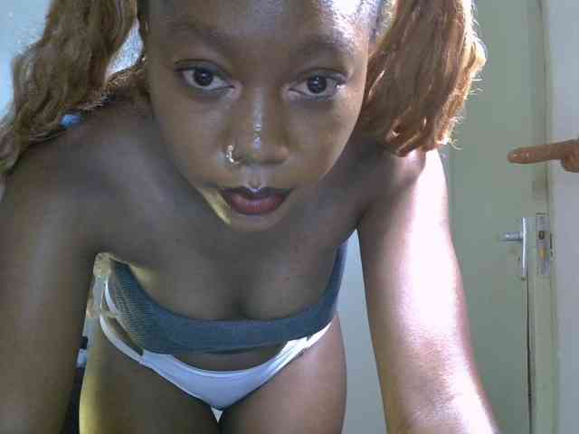 SpicyMackenzie1 webcam