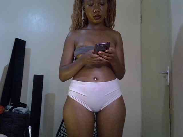 SpicyMackenzie1 webcam