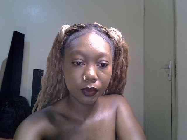 SpicyMackenzie1 webcam