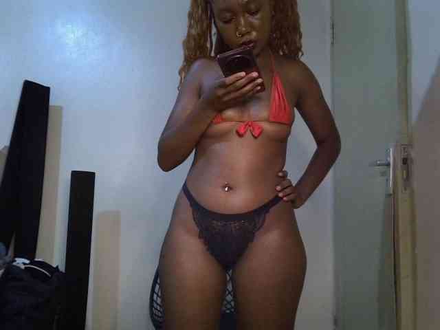 SpicyMackenzie1 webcam