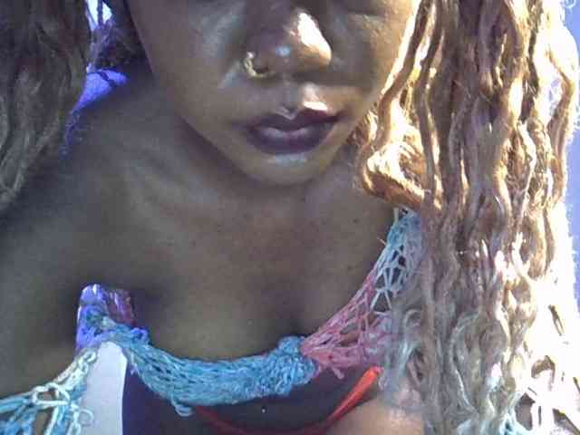 SpicyMackenzie1 webcam