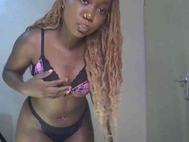 SpicyMackenzie1 webcam