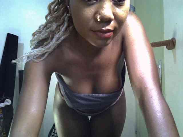 SpicyMackenzie1 webcam