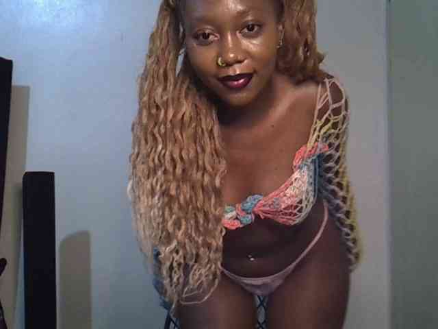 SpicyMackenzie1 webcam