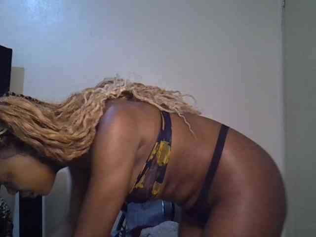 SpicyMackenzie1 webcam