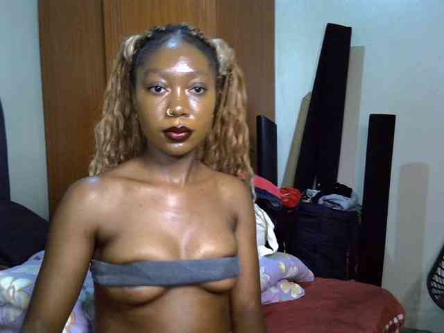 SpicyMackenzie1 webcam