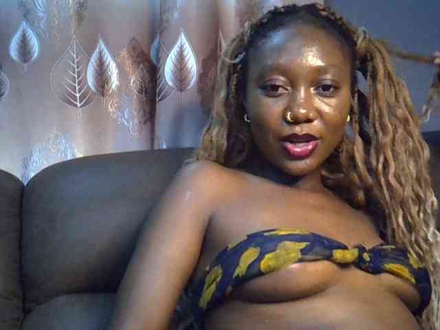 SpicyMackenzie1 webcam