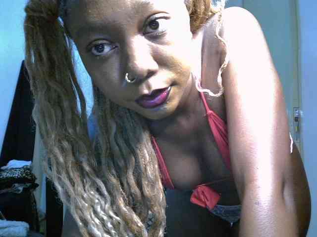 SpicyMackenzie1 webcam