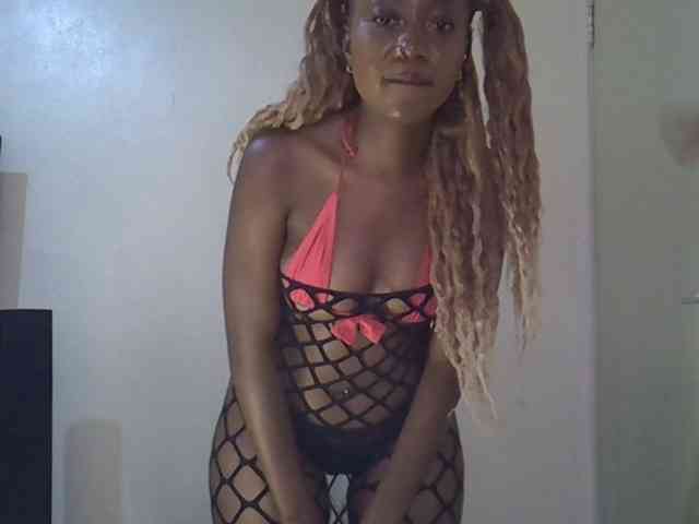 SpicyMackenzie1 webcam