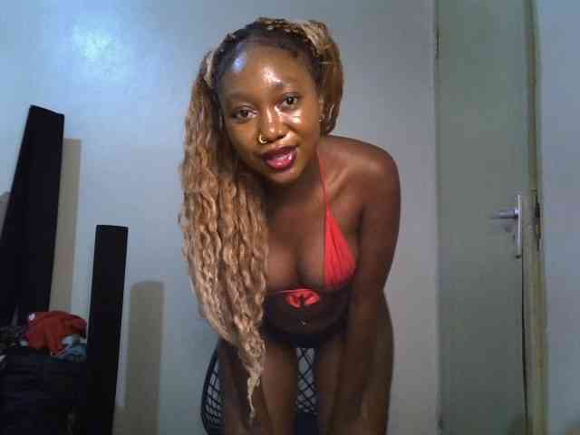 SpicyMackenzie1 webcam