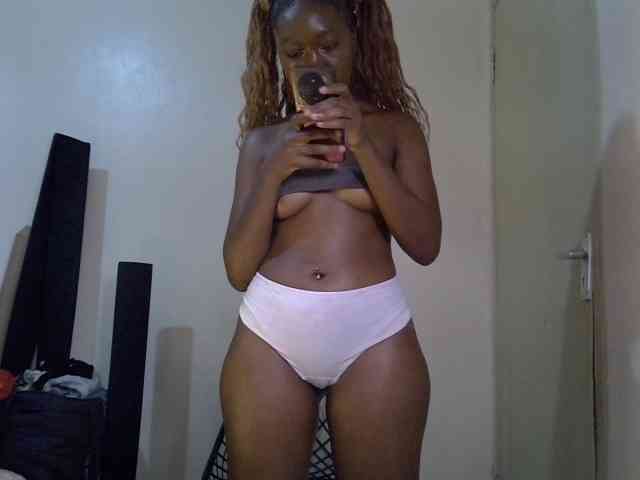 SpicyMackenzie1 webcam