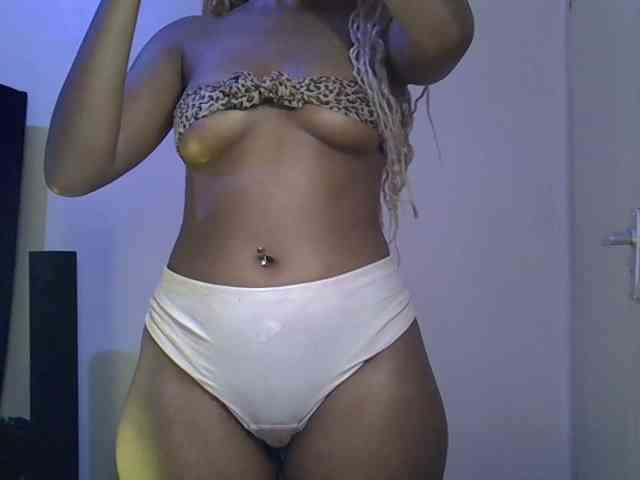 SpicyMackenzie1 webcam