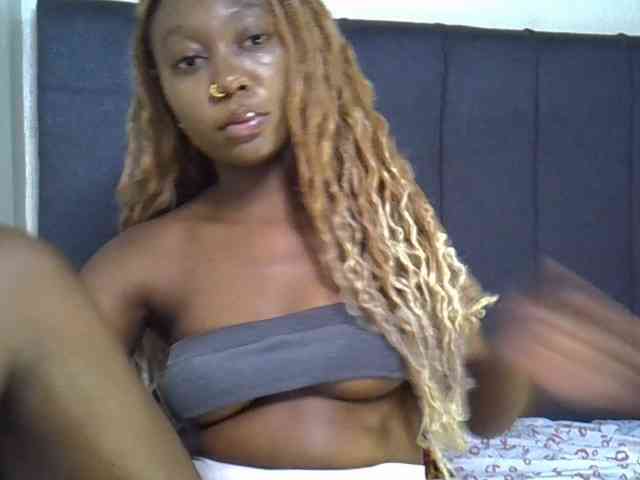 SpicyMackenzie1 webcam