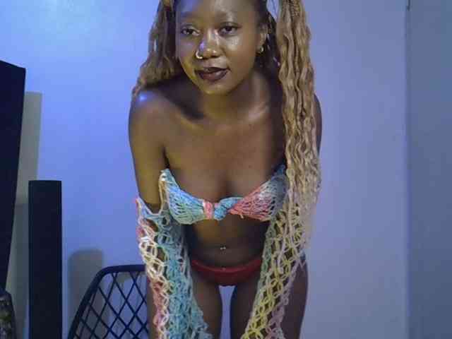 SpicyMackenzie1 webcam