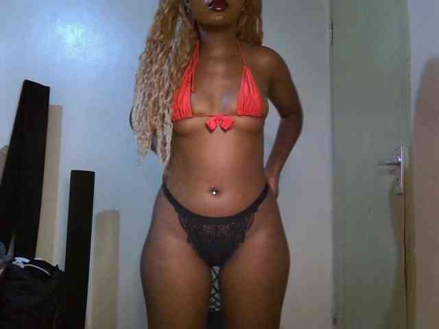 SpicyMackenzie1 webcam