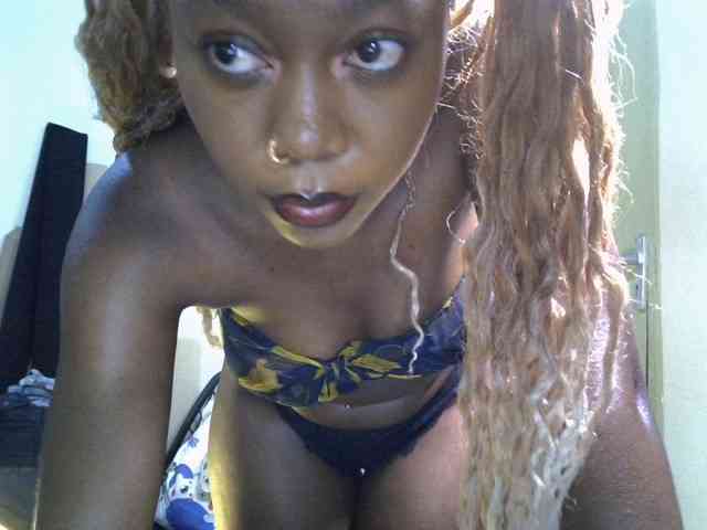 SpicyMackenzie1 webcam