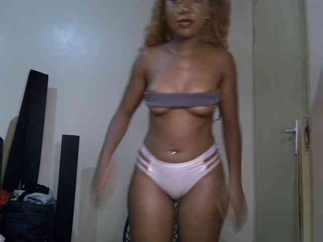 SpicyMackenzie1 webcam