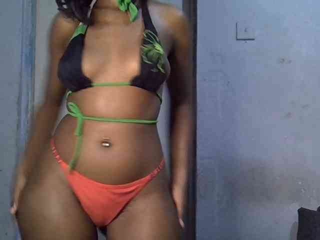 SpicyMackenzie1 webcam