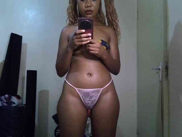 SpicyMackenzie1 webcam