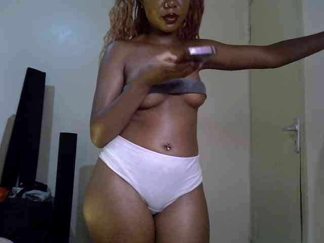 SpicyMackenzie1 webcam