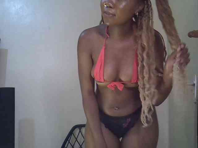 SpicyMackenzie1 webcam