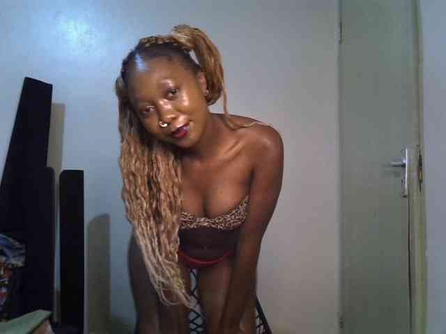 SpicyMackenzie1 webcam