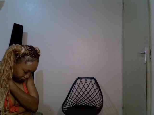 SpicyMackenzie1 webcam