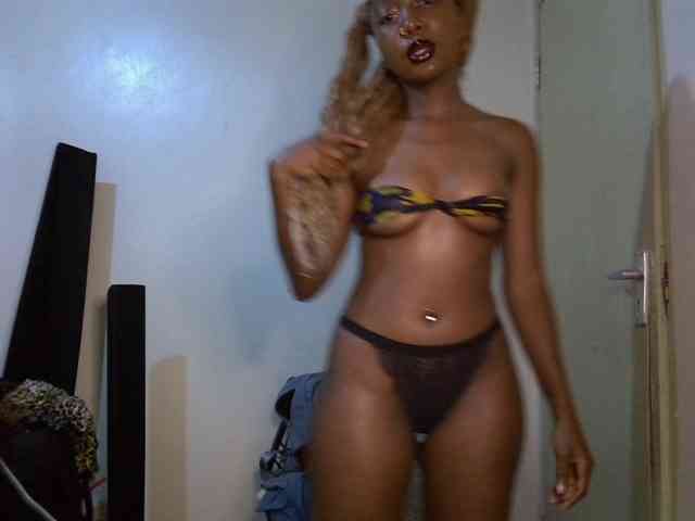 SpicyMackenzie1 webcam