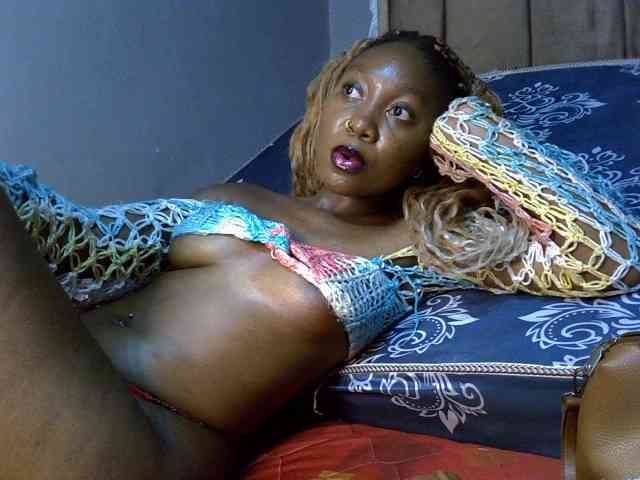 SpicyMackenzie1 webcam