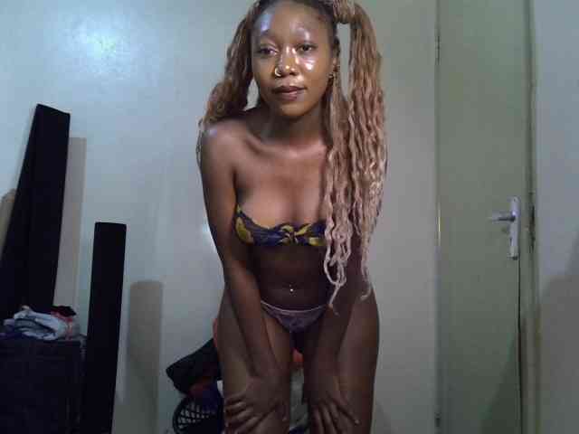 SpicyMackenzie1 webcam