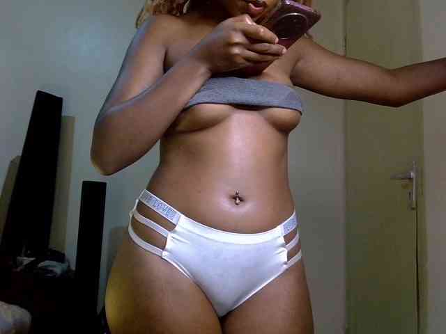 SpicyMackenzie1 webcam