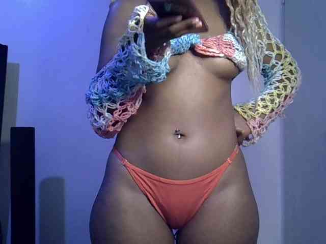 SpicyMackenzie1 webcam