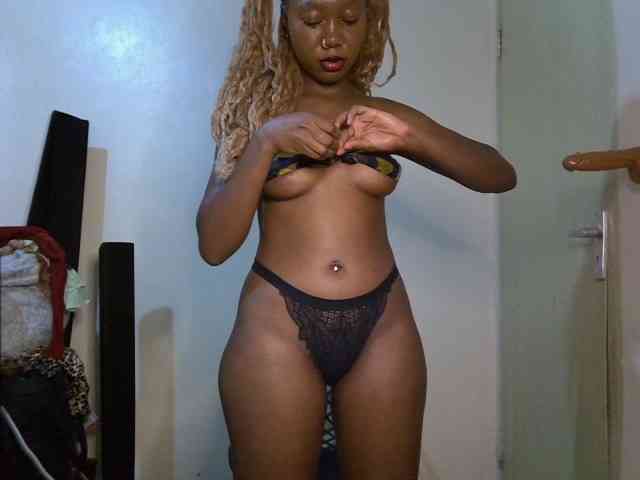 SpicyMackenzie1 webcam