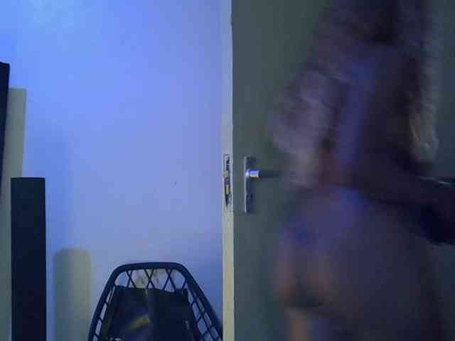 SpicyMackenzie1 webcam