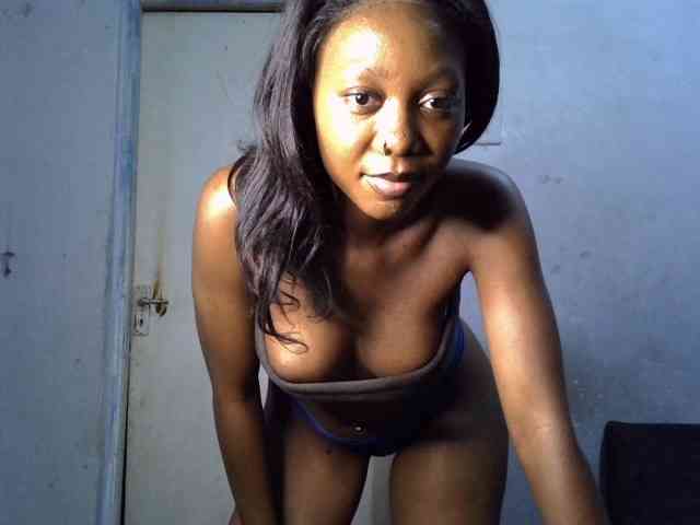 SpicyMackenzie1 Live Webcam on BongaCams