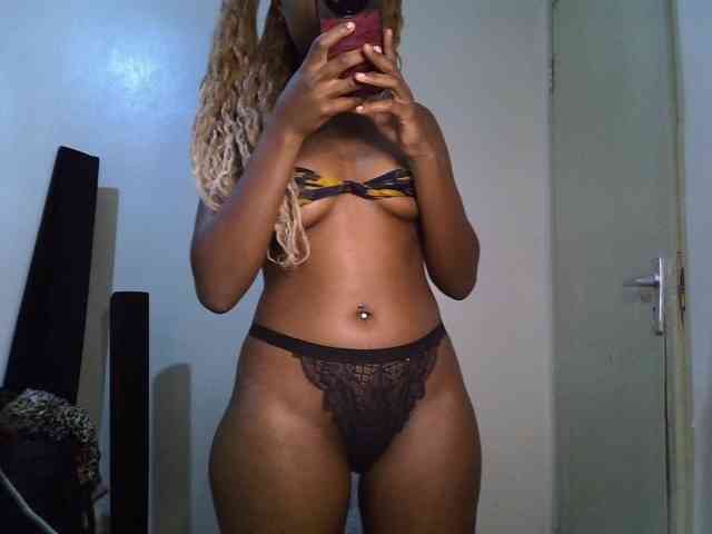 SpicyMackenzie1 webcam