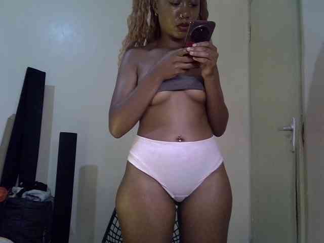 SpicyMackenzie1 webcam