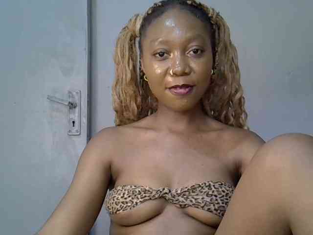 SpicyMackenzie1 webcam